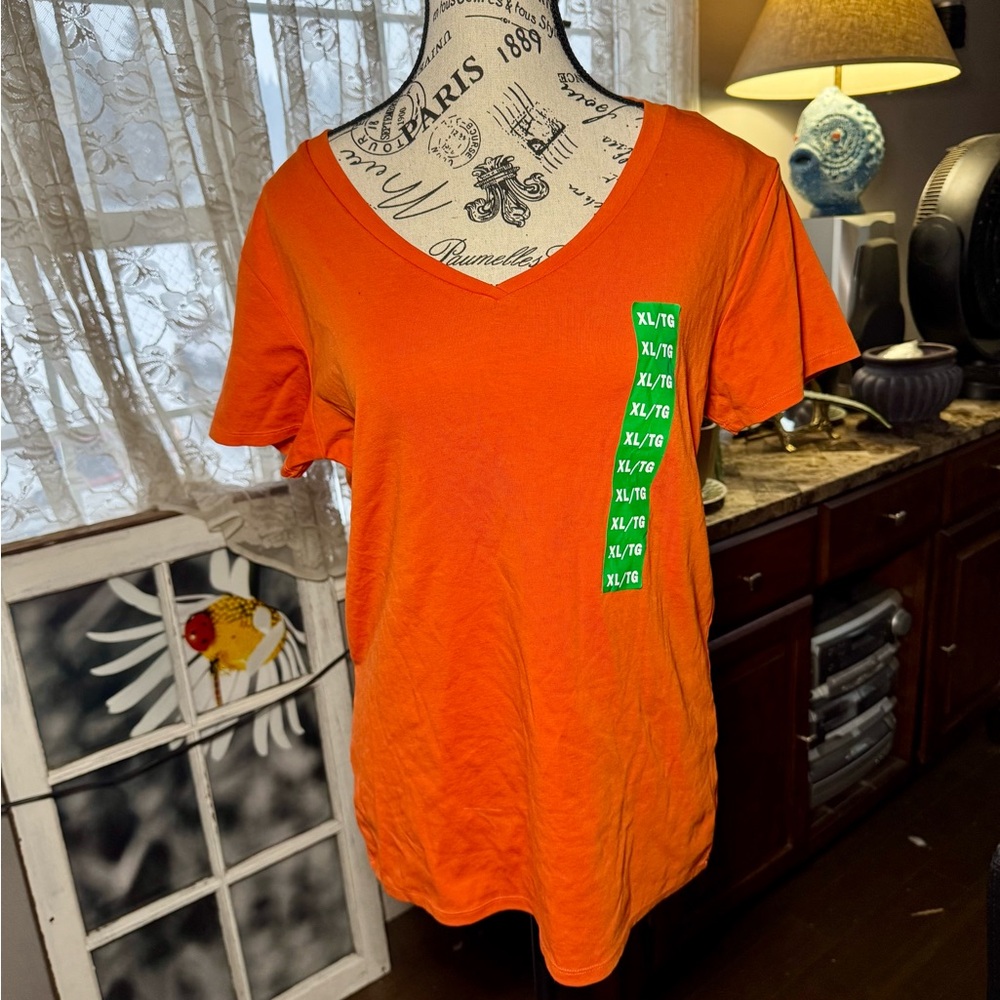 Made in Canada Ellen Tracy Orange Fitted V-Neck Short Sleeve T-Shirt